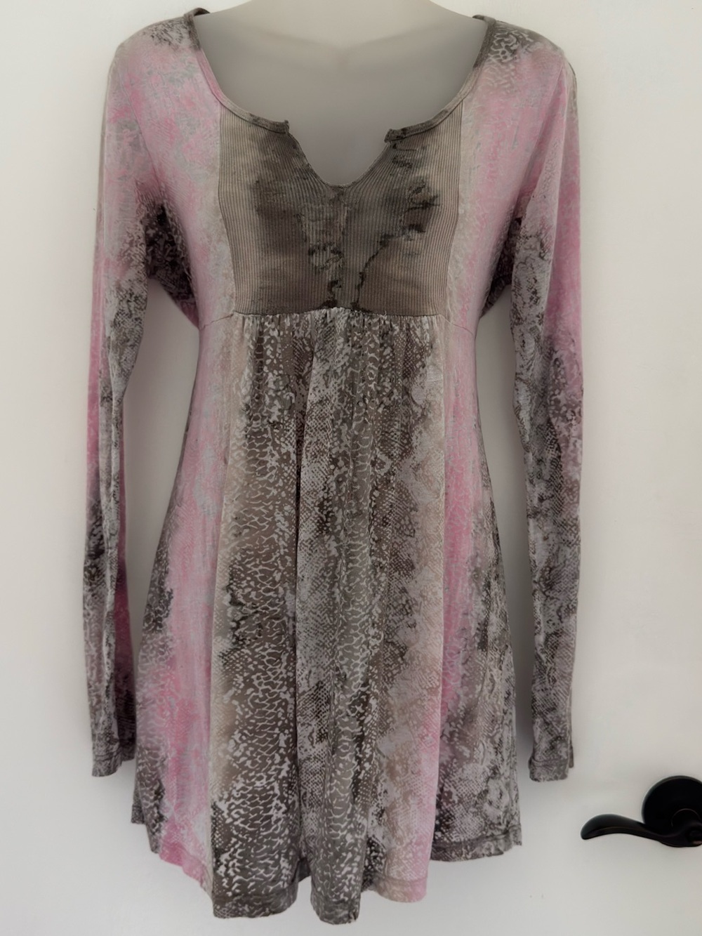 Long-Sleeve Pink & Gray Printed Empire-Waist Tunic Y2K whimsical fairy cowgirl